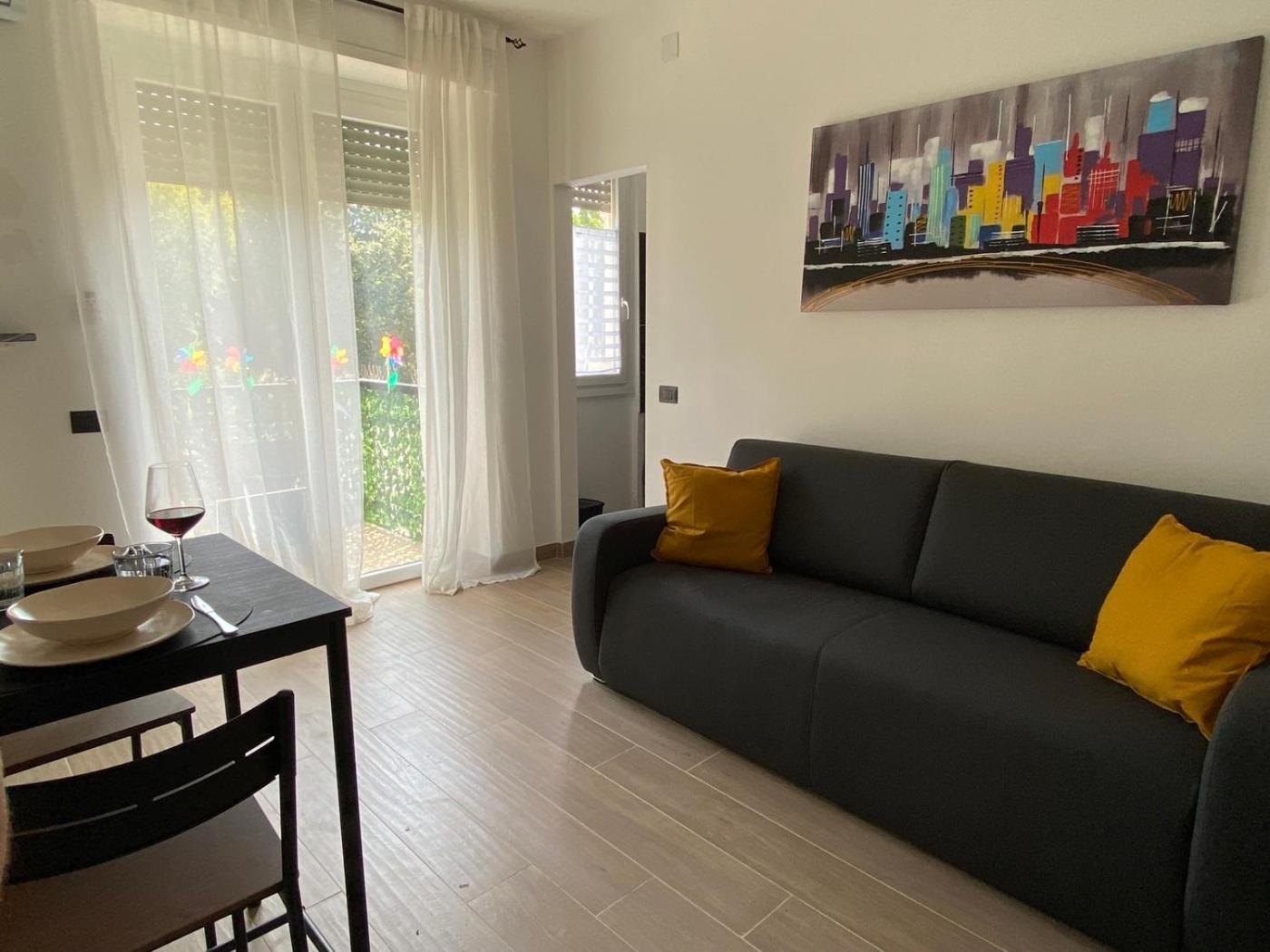 Moderno Ed Elegante Loft Con Balcone Apartment Milano Ngoại thất bức ảnh