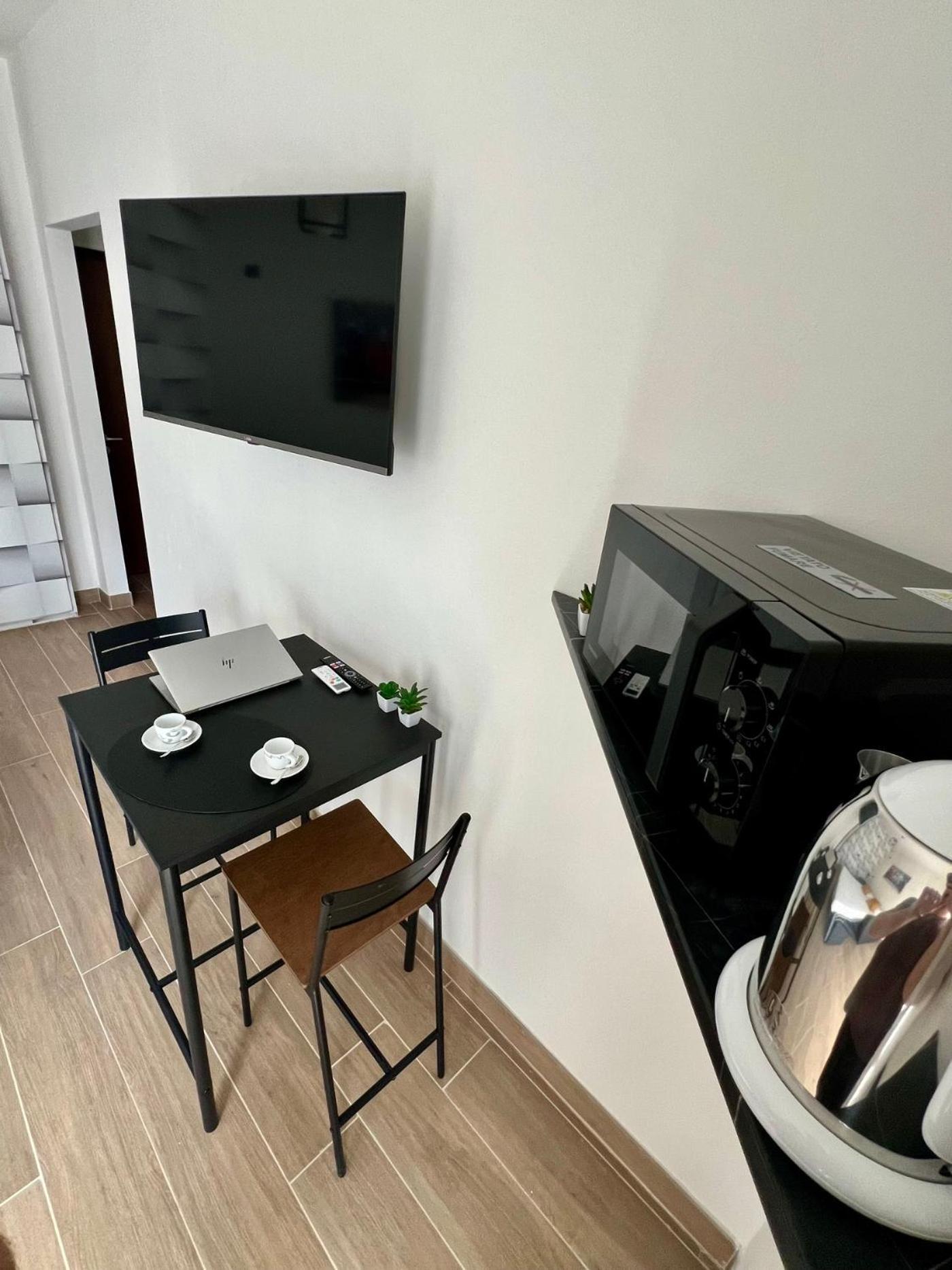 Moderno Ed Elegante Loft Con Balcone Apartment Milano Ngoại thất bức ảnh
