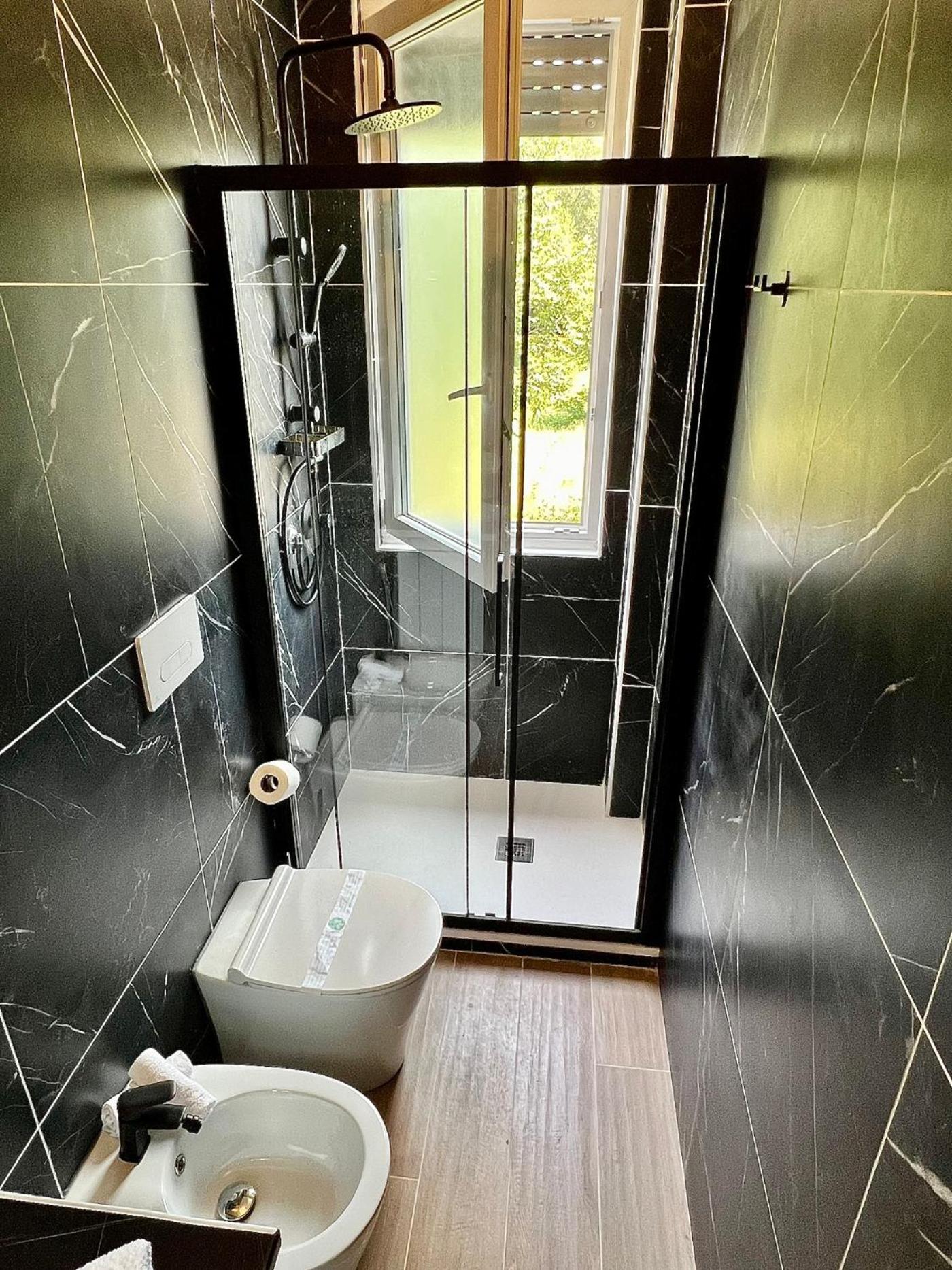 Moderno Ed Elegante Loft Con Balcone Apartment Milano Ngoại thất bức ảnh