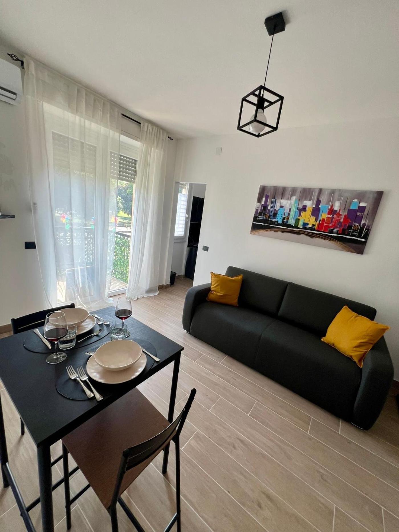 Moderno Ed Elegante Loft Con Balcone Apartment Milano Ngoại thất bức ảnh
