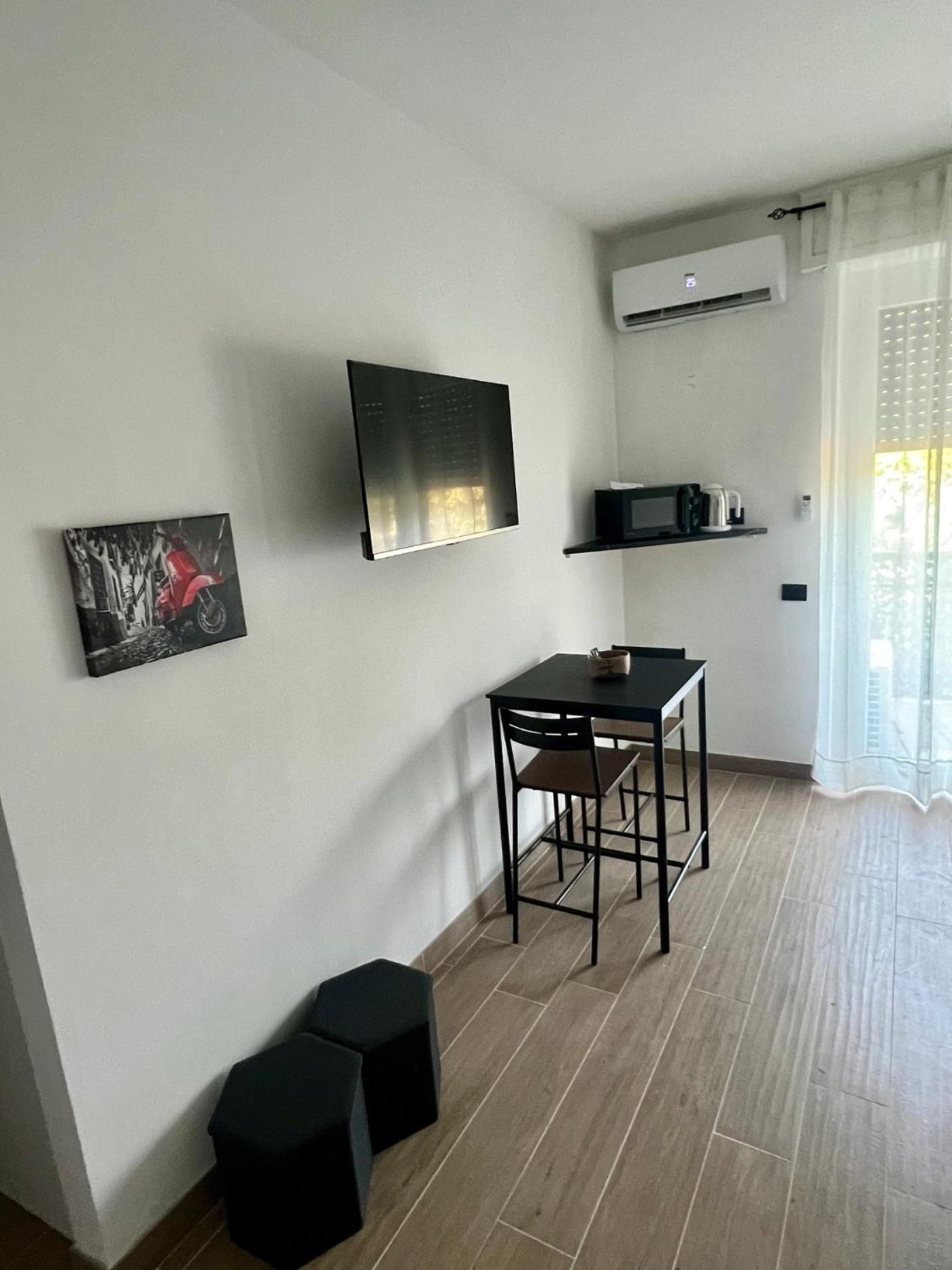 Moderno Ed Elegante Loft Con Balcone Apartment Milano Ngoại thất bức ảnh