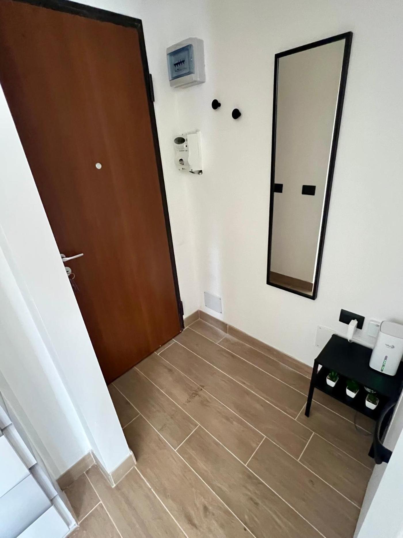 Moderno Ed Elegante Loft Con Balcone Apartment Milano Ngoại thất bức ảnh